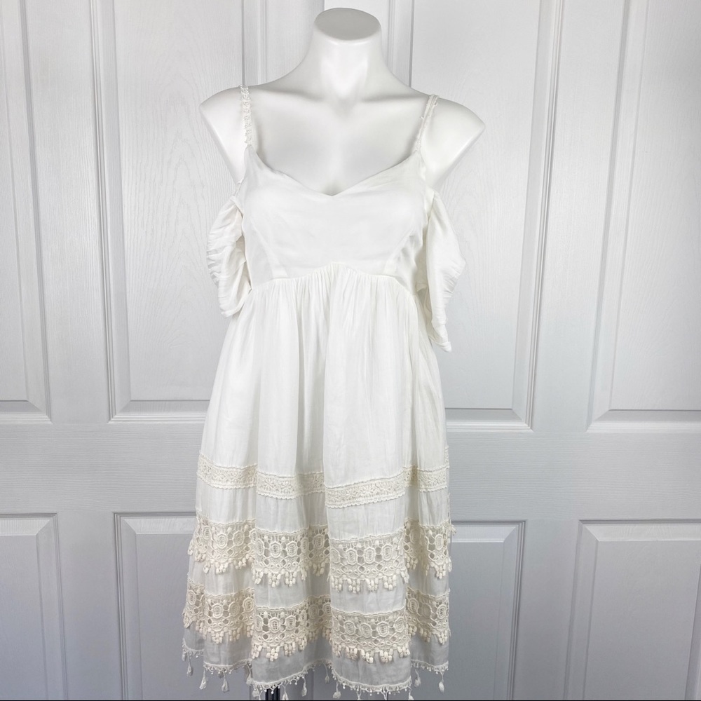Deja Vu Off Shoulder Lace Boho White Party Dress